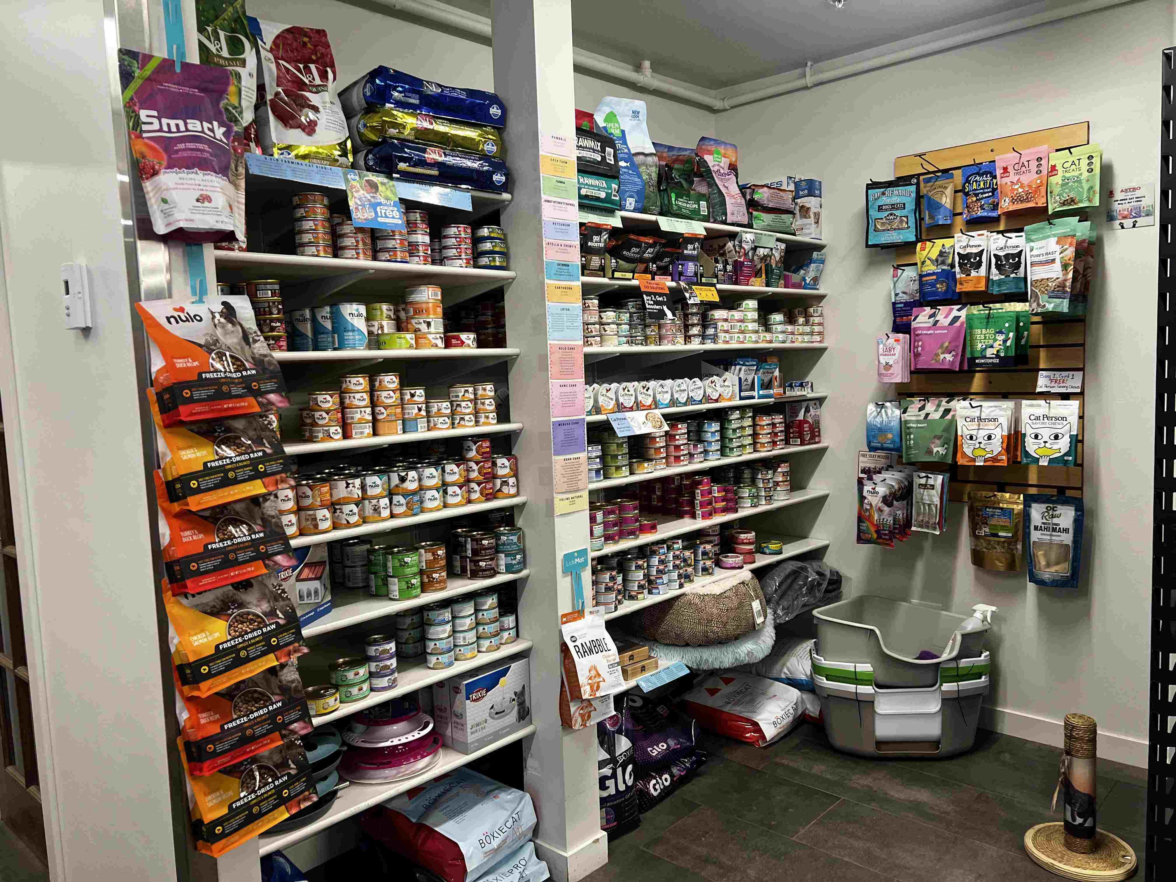 High quality cat food for sale at Pawsitively Native