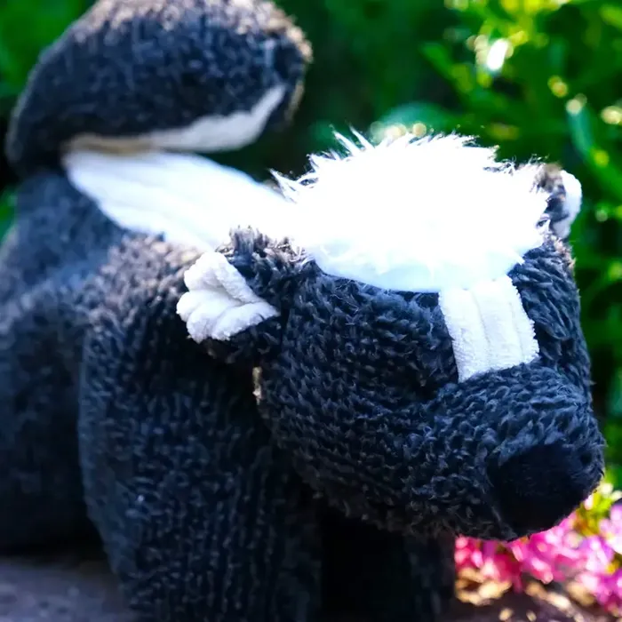 Huggle D Squooshie Skunk